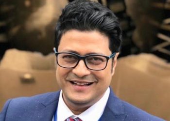 নায়ক ফারুকের আসনে মনোনয়ন কিনলেন ফেরদৌস