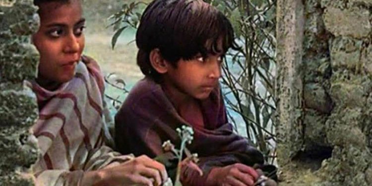 রঙিন বিতর্কে সত্যজিৎ রায়ের ‘পথের পাঁচালী’