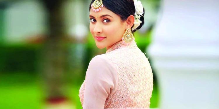ভক্তদের প্রশংসায় সিক্ত তিনি