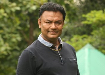 ‘ছায়াবৃক্ষ’তে বড়দা মিঠু