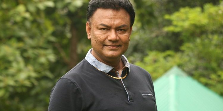 ‘ছায়াবৃক্ষ’তে বড়দা মিঠু