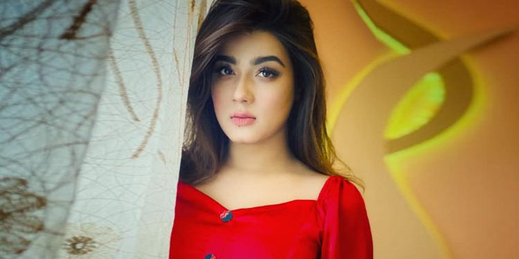 ‘এত পুরুষ দেখি চারিদিকে, প্রেমিক তো দেখি না’