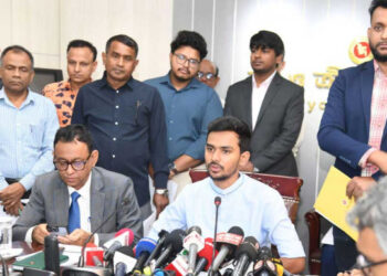 জোড়াতালি দিয়ে চলছে বিসিবিঃ ক্রীড়া উপদেষ্টা