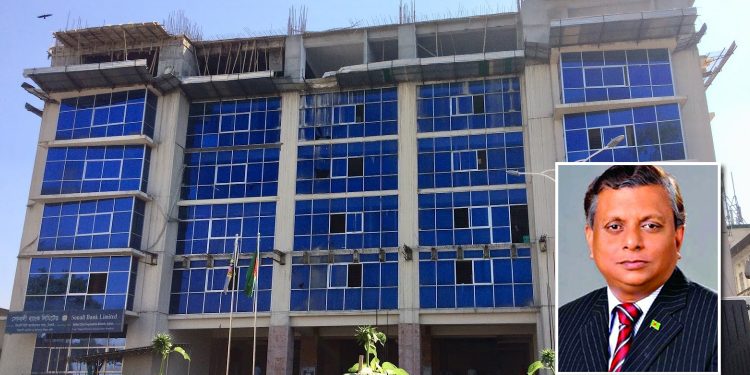 সিসিক মেয়রের বিরুদ্ধে অটো স্ট্যান্ড দখলের অভিযোগ