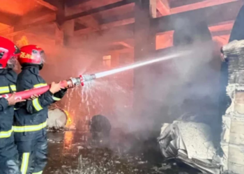 সোনারগাঁয়ে টিস্যু কারখানায় আগুন, নিয়ন্ত্রণে ১৪ ইউনিট