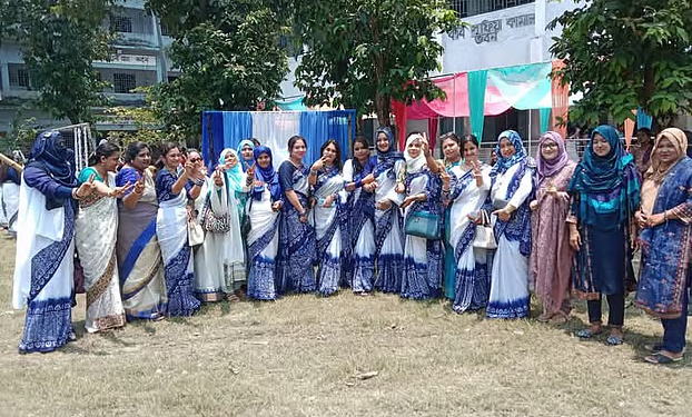 স্মৃতি-গান-আড্ডায় ঝালকাঠির হরচন্দ্র সরকারি বালিকা উচ্চবিদ্যালয়ের শিক্ষার্থীদের পুনর্মিলনী