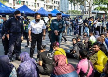 মালয়েশিয়ায় মিয়ানমারের ৮ নাগরিক আটক