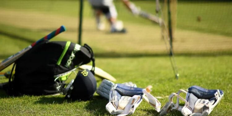 ৭ রানে অলআউট হয়ে বিব্রতকর বিশ্বরেকর্ড!