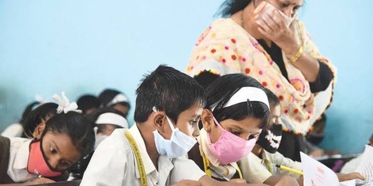 স্কুল-কলেজসহ শিক্ষাপ্রতিষ্ঠানের ছুটি বাড়লো