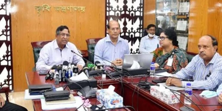 সারের সংকট তৈরি করলে কঠোর ব্যবস্থা: কৃষিমন্ত্রী