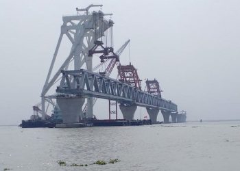 বসানো হলো পদ্মা সেতুর ৩৩তম স্প্যান