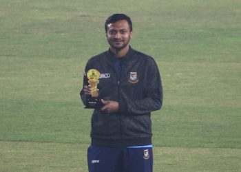 রাজার মতোই ফিরলেন সাকিব