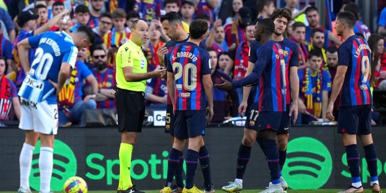 মাঠে ফিরেই ১৭ কার্ড দেখালেন লাহোজ