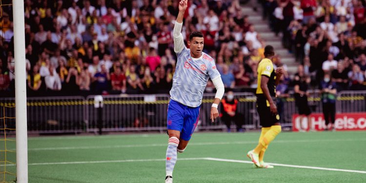 বেতন কমানোর পরও প্রিমিয়ার লিগের সর্বোচ্চ পারিশ্রমিক রোনালদোর