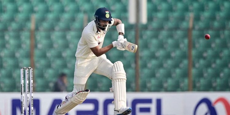 চার ব্যাটারকে ফিরিয়ে আশা দেখাচ্ছে বাংলাদেশ