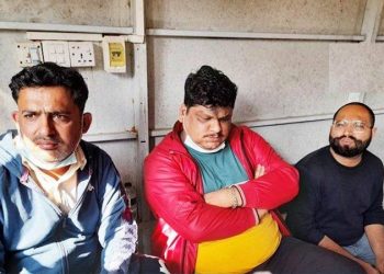 চট্টগ্রামে টেস্ট চলাকালীন ‘জুয়াড়ি’ সন্দেহে তিন ভারতীয় নাগরিক আটক