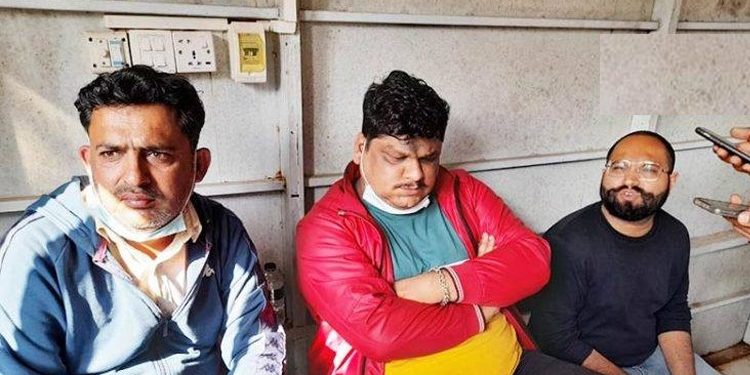 চট্টগ্রামে টেস্ট চলাকালীন ‘জুয়াড়ি’ সন্দেহে তিন ভারতীয় নাগরিক আটক