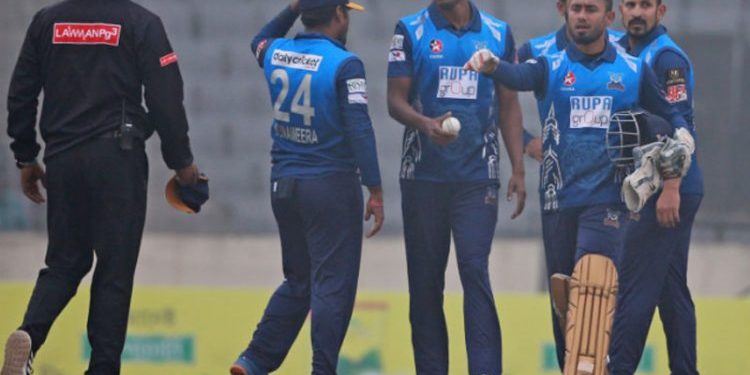 খুলনাকে হারিয়ে ঢাকার বিপিএল যাত্রা শুরু