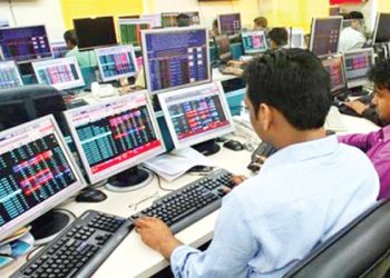 লেনদেন ফের ৯০০ কোটি টাকা