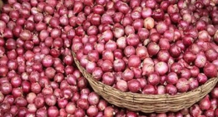 পেঁয়াজে হঠাৎ কারসাজির ঝাঁজ