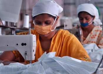 করোনার মধ্যেও নতুন শ্রমিক নিয়েছে ৬০ শতাংশ গার্মেন্টস কারখানা