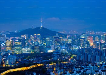 উত্তেজিত জনতার হামলায় পুলিশ, বনবিভাগের কর্মকর্তা ও সাংবাদিকসহ আহত ৮