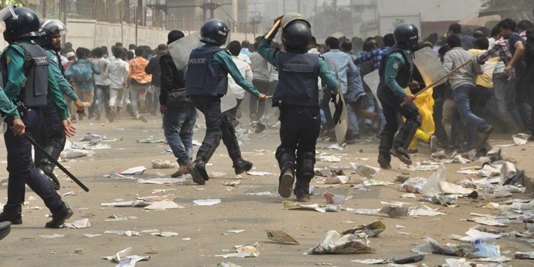 রিজভীসহ বিএনপির ৩০০ জনের বিরুদ্ধে মামলা