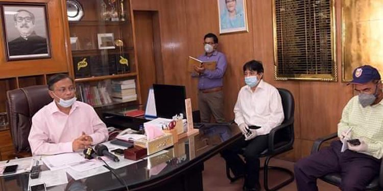 ‘করোনা নিয়ে মন্তব্যের আগে ইউরোপ-আমেরিকার দিকে তাকান’